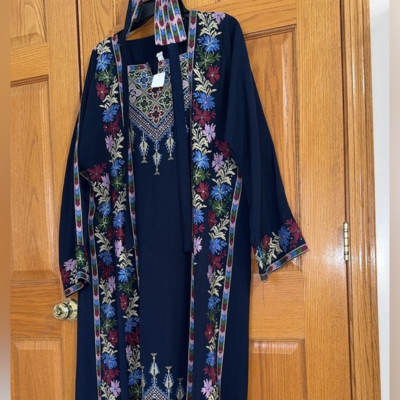 Women’s Thobe Plus Size 6 (4X - 5X) Middle East Dress Navy Blue Embroidered NEW - Picture 4 of 14